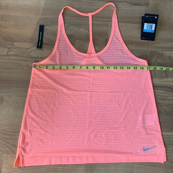 NWT Standard Fit Breathe Tank: Nike - Picture 16 of 16